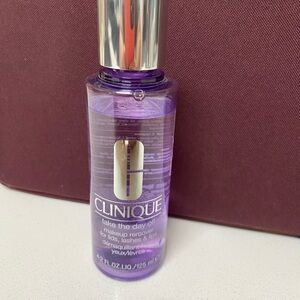 Clinique Take the Day Off Purple Makeup Remover